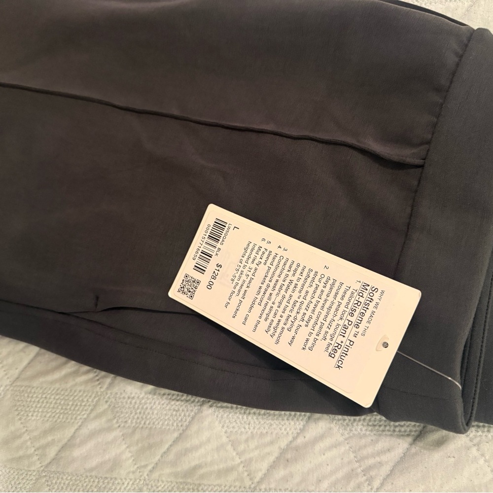 Lululemon NWT Black / charcoal Softstreme Mid-rise Pintuck Pant